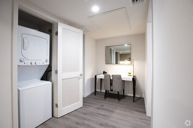 2 BR In Unit Laundry