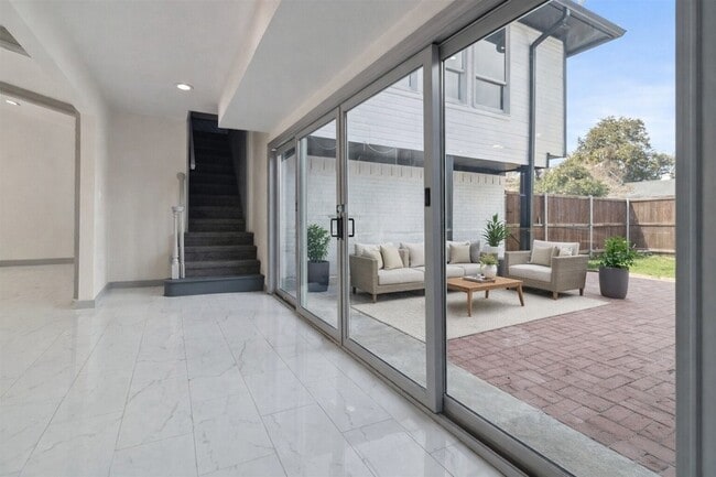 Photo - 2325 Regal Rd