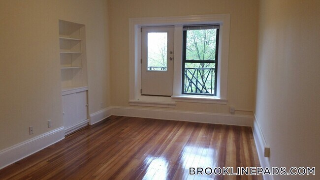 Photo - 1463 Beacon St Unit 3