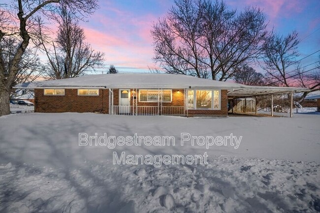 Building Photo - 5912 Bavaria Pl