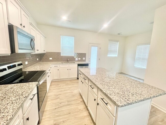 Photo - Charming 3-Bedroom End Unit Townhome Near Jack Alexander Blvd - MOVE IN SPECIAL