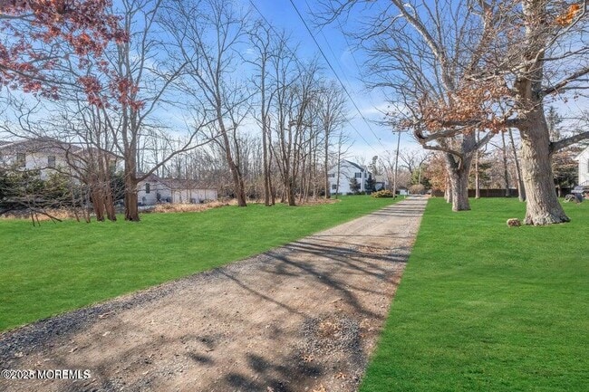 Photo - 220 Whalepond Rd