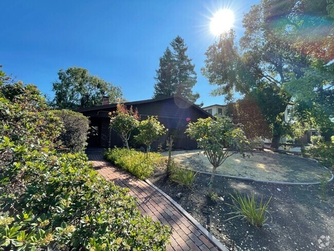 Building Photo - Palo Alto - Midtown, 4 Bed, 2 Bath Updated Rental