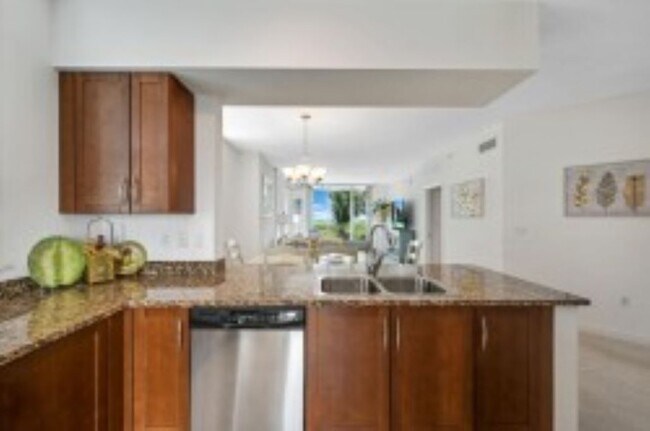 kitchen cabeints have been replaced - 350 N Federal Hwy Unidad 705