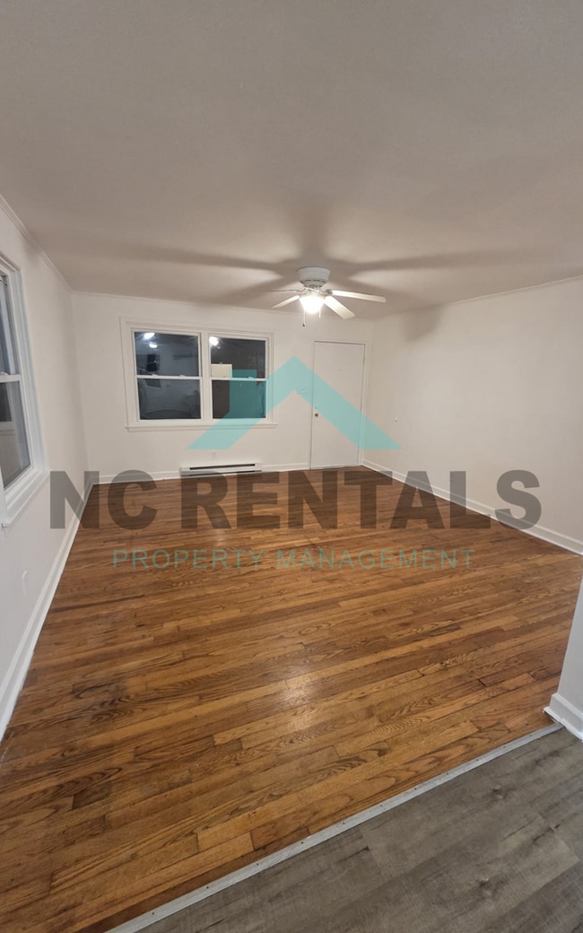 Photo - 527 Swain Dr