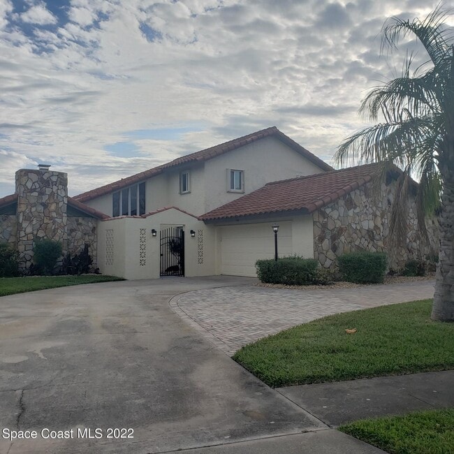 Photo - 215 Andros Ave