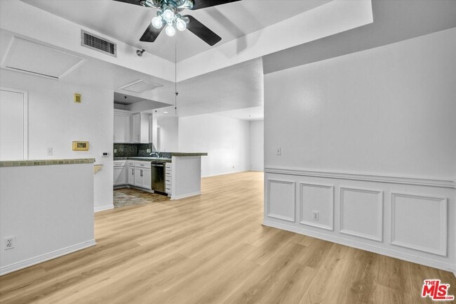 Photo - 2222 Beachwood Dr Unit 302