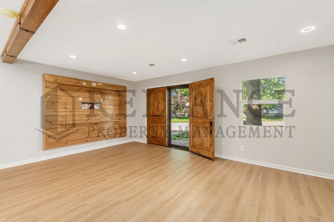 Photo - 300 W Breese Ave