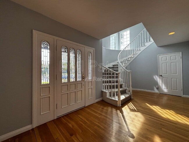 Photo - 5147 E Los Flores St