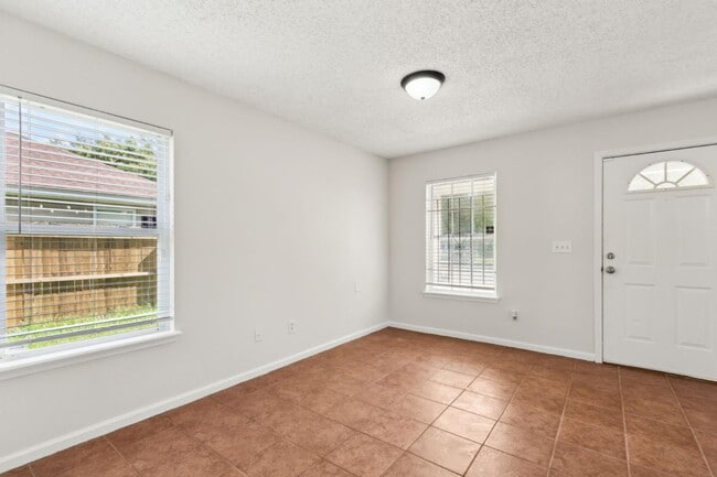 Building Photo - 3126 Penton St Rental