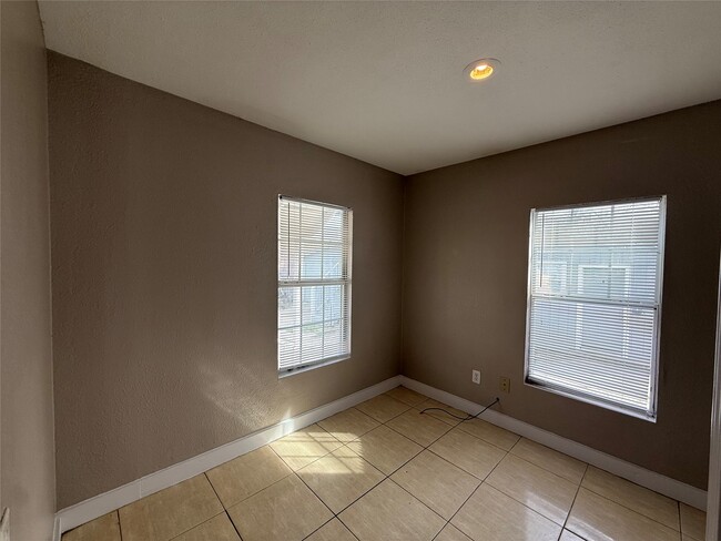 Photo - 7314 Navigation Blvd Unit B