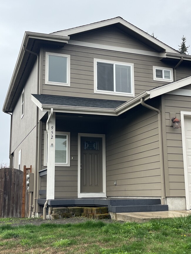 Photo - 952 S 58th St