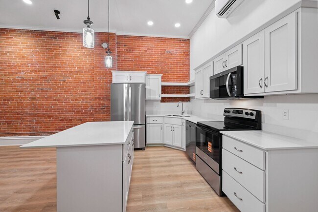 Photo - 105 E Bremer Ave Unit #1