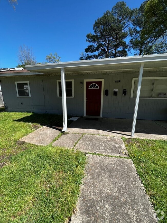 Building Photo - 118 Crescent Dr Unit Apt B