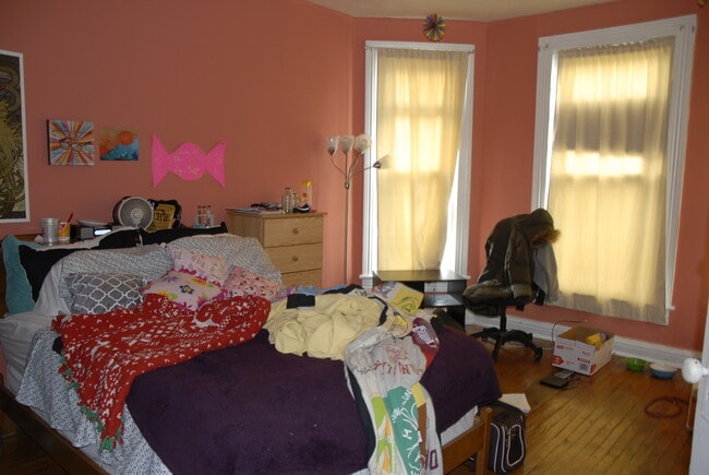 Photo - 327 E 2nd St Unidad Apt 1