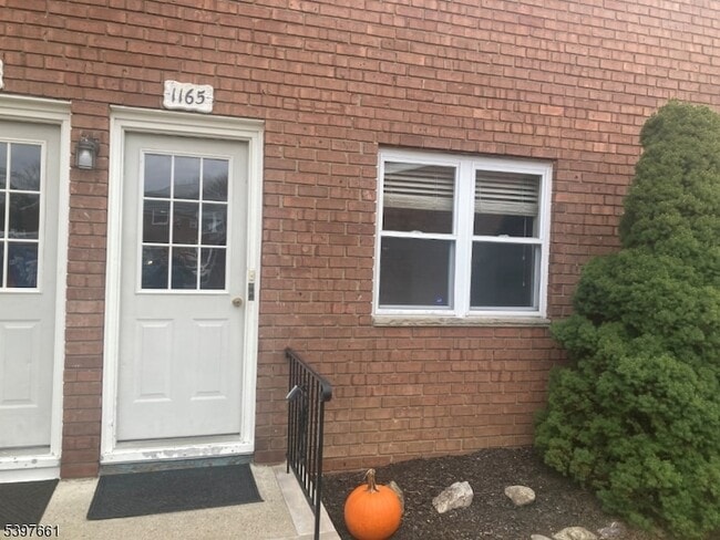 Photo - 1165A Valley Rd