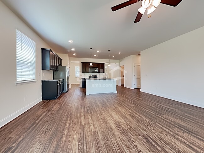 Photo - 284 Bering Ln