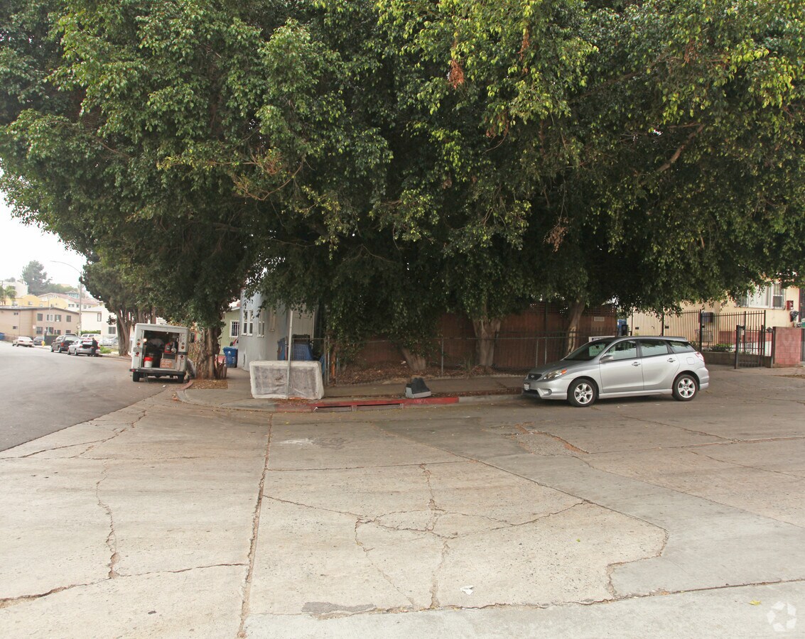 1650 W. 2nd Street - 1650 W 2nd St