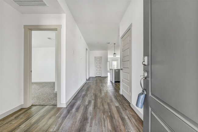 Photo - 1004 Great Barracuda Ln