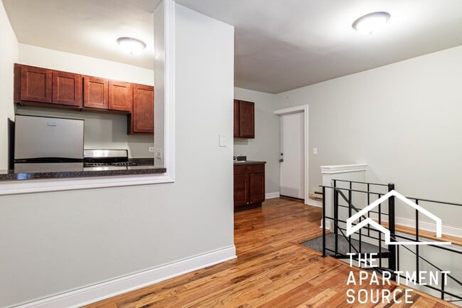Photo - 813 W Cornelia Ave Unit 107