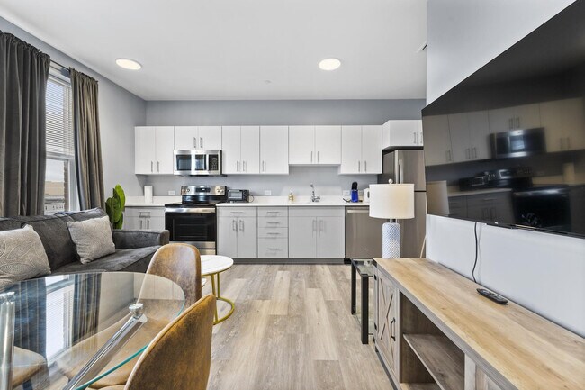 Photo - 95 Broadway Unidad ID1240392P