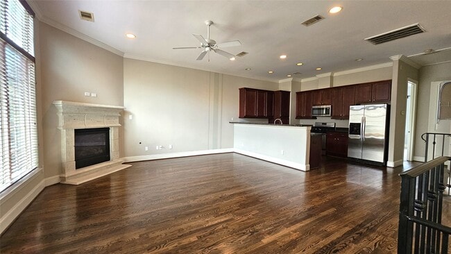Photo - 902 W 23rd St