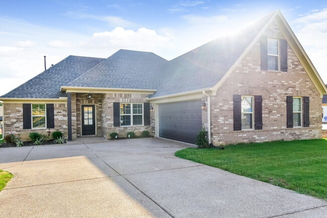 Building Photo - 3555 Sabra Ln