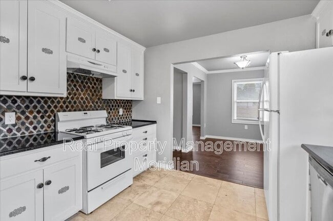Photo - 3201 McCart Ave