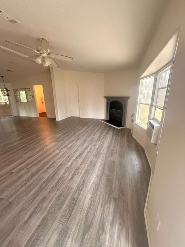 Photo - 430 Westchase St