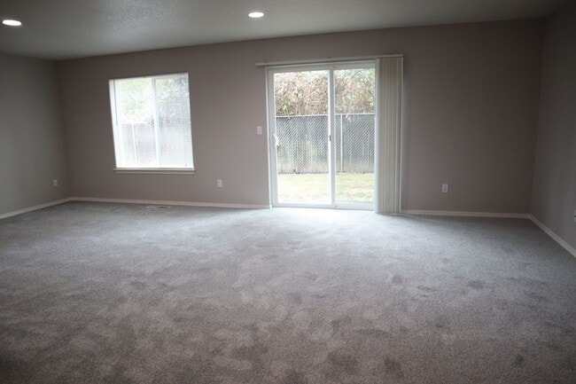 Photo - 10513 NE 63rd St