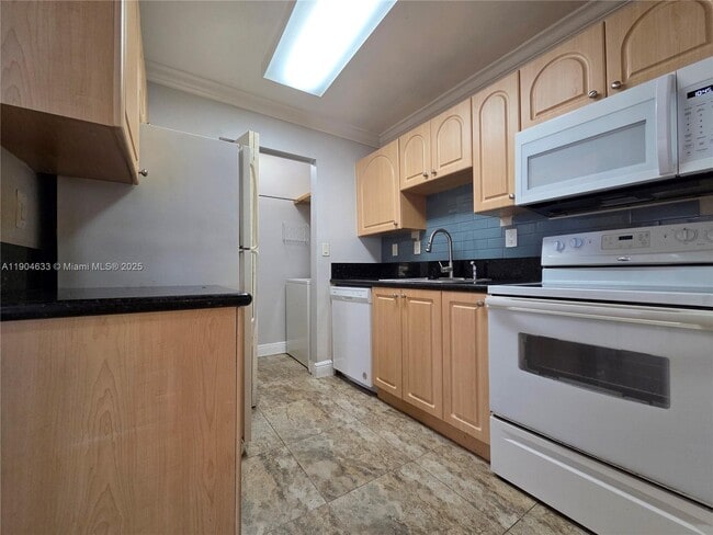 Photo - 10785 SW 108th Ave Unit 104