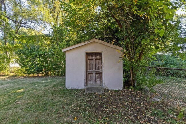 Photo - 3134 Medina Ave