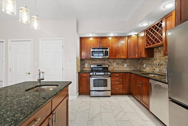 Photo - 556 1st St Unit 2