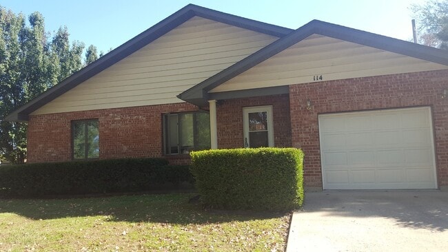 Building Photo - JW Duplex Unit Scioto
