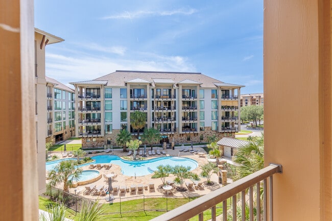 Photo - 96 Island Dr Townhome