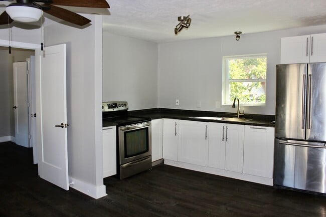 Photo - 6832 Avenue I