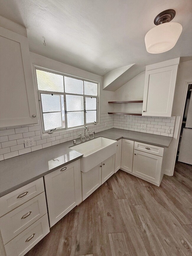 Photo - 1221 N Sweetzer Ave Unidad 1227