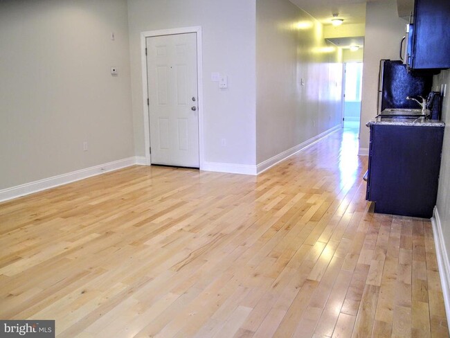 Building Photo - 319 N Preston St Unit 2 Rental