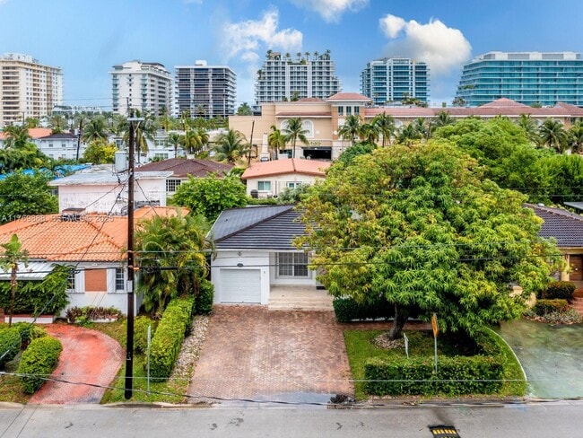 Photo - 9441 Byron Ave