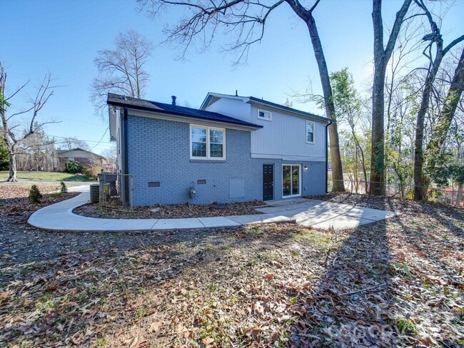 Photo - 8208 Doverdale Ln