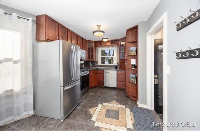 Photo - 133 Casey Ct SE