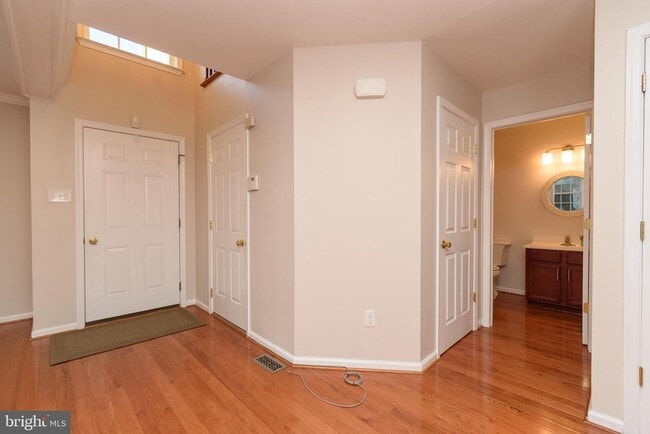 Building Photo - 521 Dogwood Dr