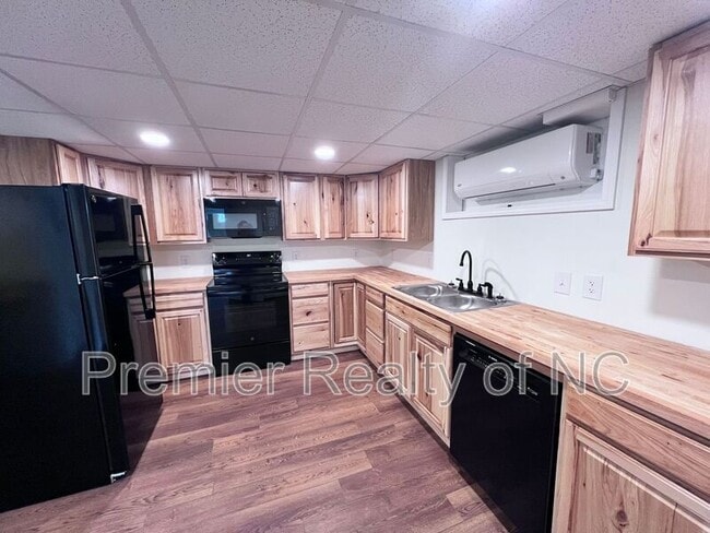 Photo - 412 S Main St Unidad B