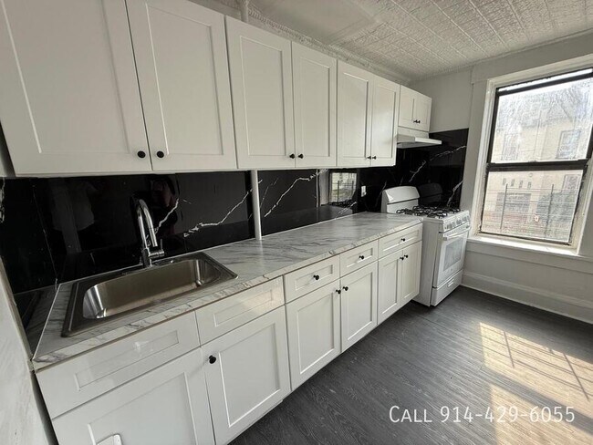 Photo - 160 Palisade Ave