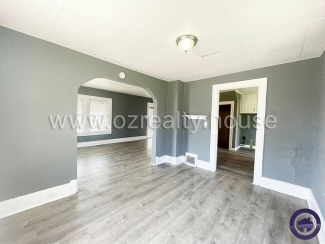 Photo - 1402 Prouty Ave