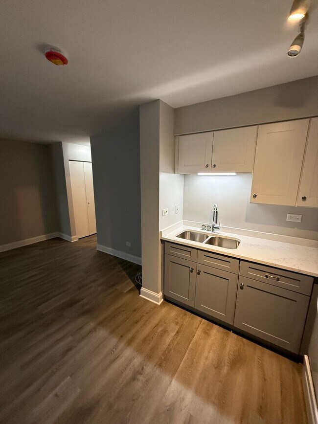 Photo - 744 W Gordon Terrace Unidad 101