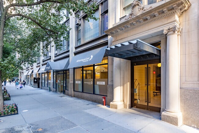 21 E 22nd St - 21 E 22nd St