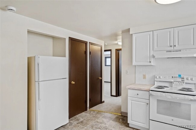 Building Photo - 335 Sundridge Dr Unit Sundridge Rental