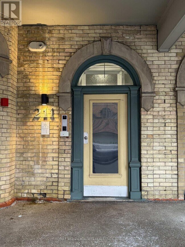 Photo - 211 Jarvis St Unit 4