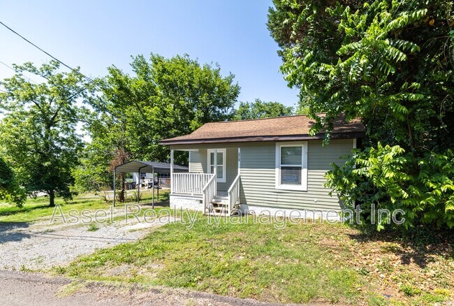 Photo - 1715 Fay St